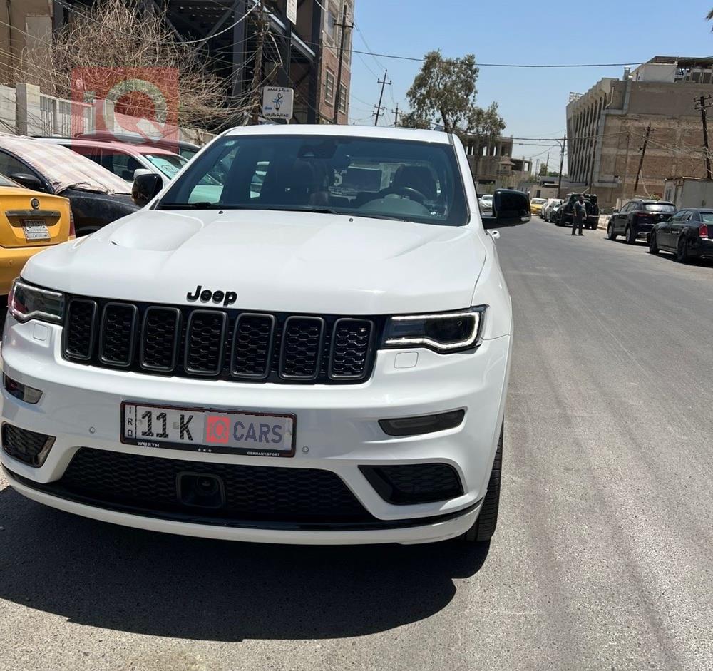 جیپ گراند شیرۆکی